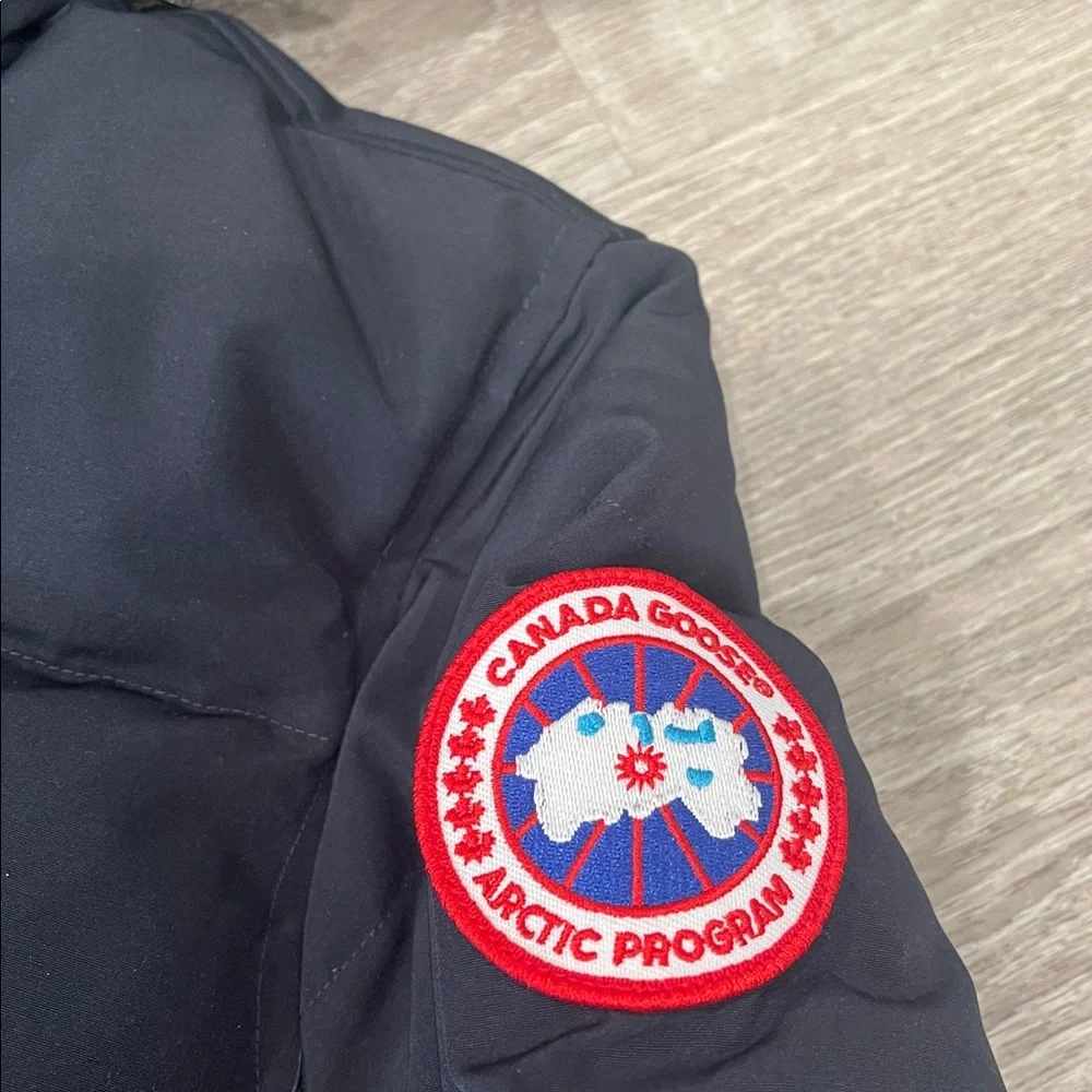 Canada Goose Men’s L Wyndham Parka new Navy Blue - Picture 7 of 8